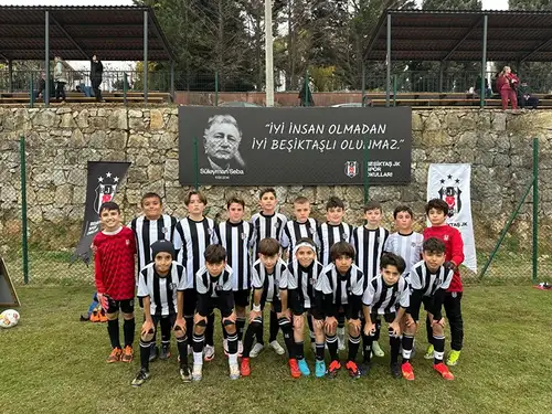Beşiktaş Çayyolu Futbol Okulu - 1. Fotoğraf Beşiktaş Çayyolu Futbol Okulu - 1. Fotoğraf